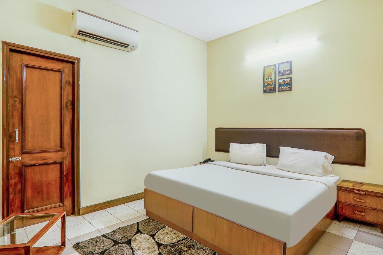Hotel Executive Hasanganj Kültér fotó