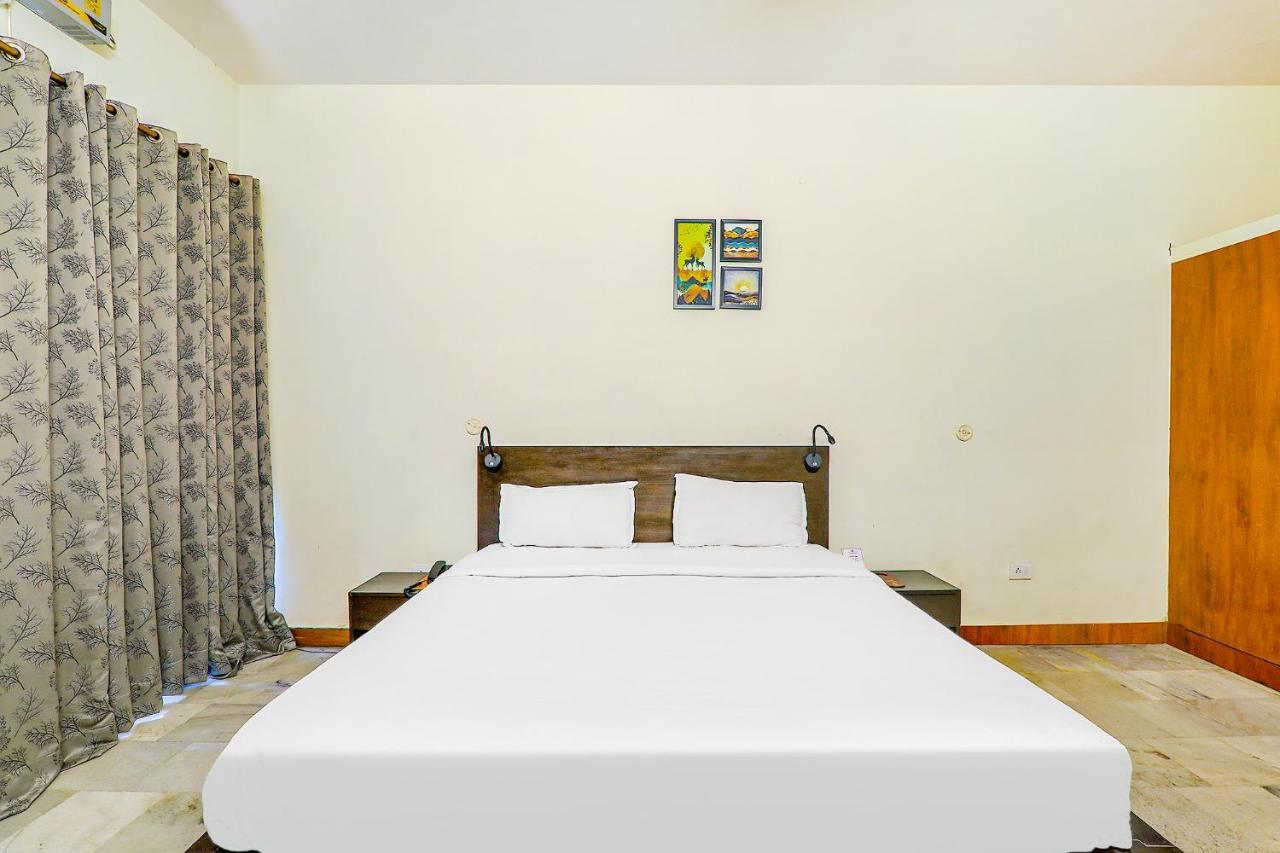 Hotel Executive Hasanganj Kültér fotó