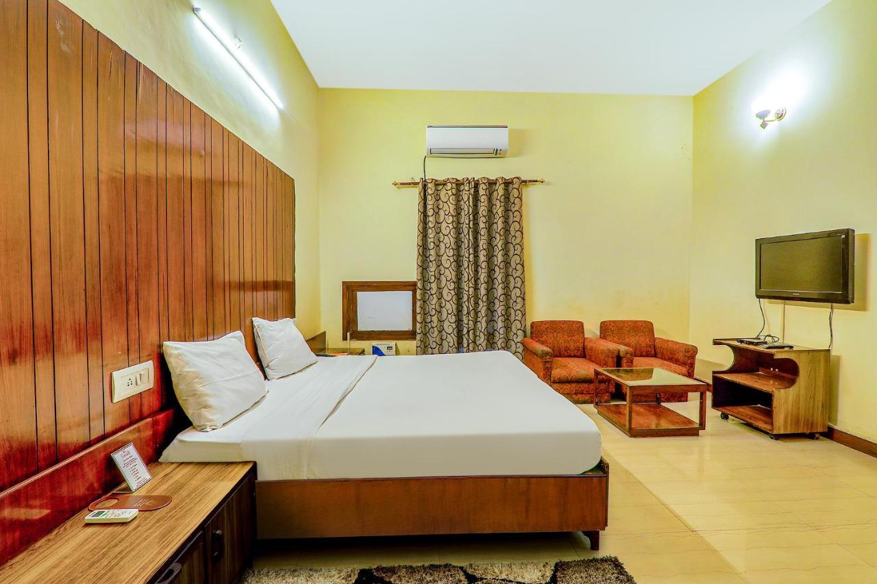 Hotel Executive Hasanganj Kültér fotó