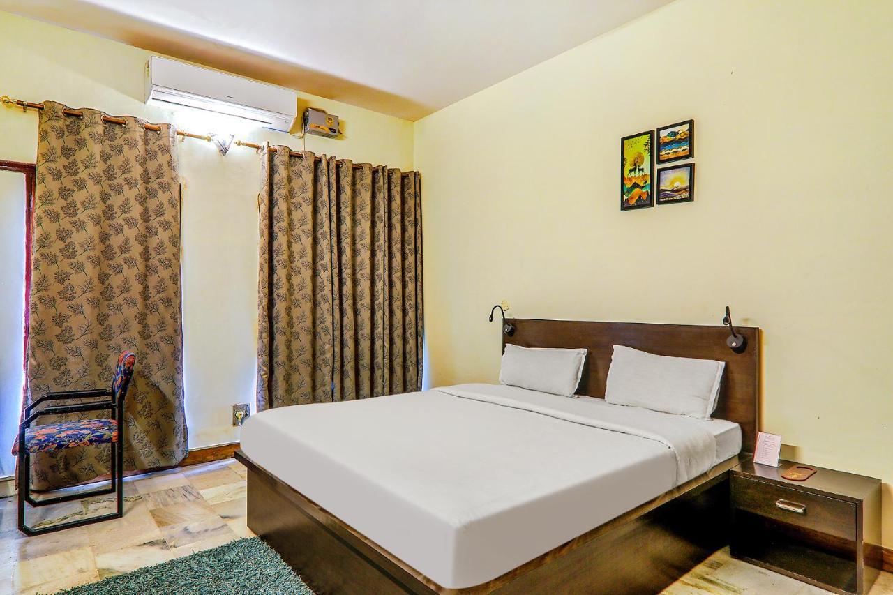 Hotel Executive Hasanganj Kültér fotó